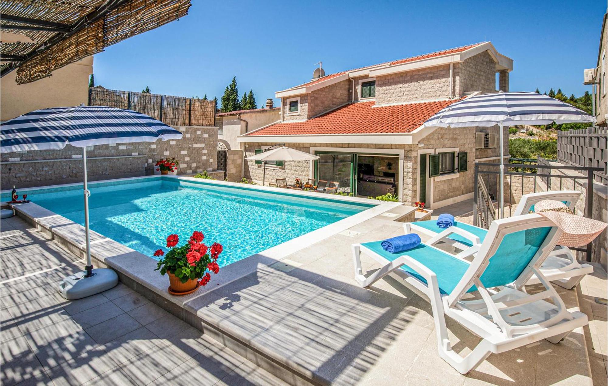 Lovely Home In Klek With House A Panoramic View Exterior photo