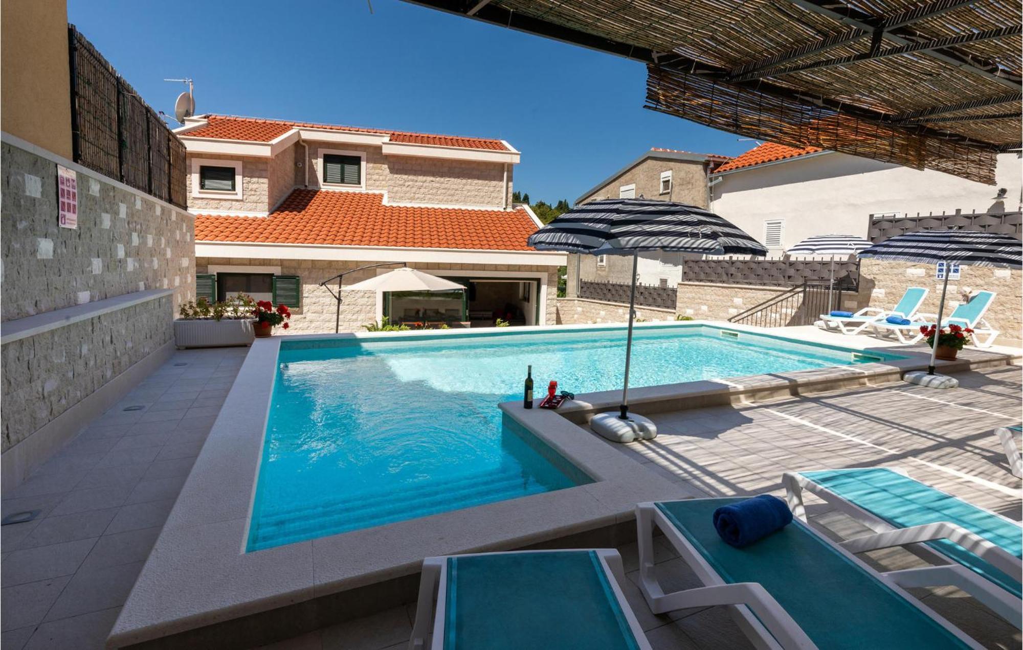 Lovely Home In Klek With House A Panoramic View Exterior photo